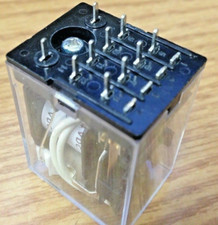 VINTAGE JVC JR-S201 receiver speakers protection relay .