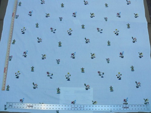 BY YARD LEE JOFA DERBY EMBROIDERY HAND CREWEL LINEN SMALL FLOWER SPRIG MSRP$336 - Picture 4 of 10