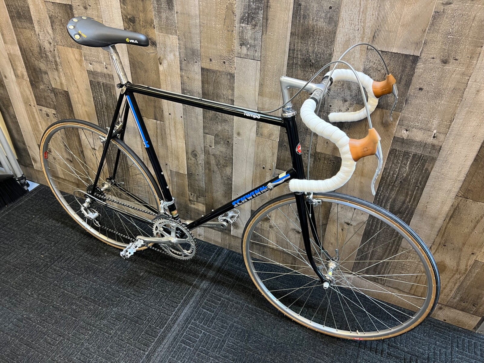 1985 SCHWINN Tempo Road Bike, 63cm, Japan, Professionally serviced, BEAUTIFUL!!