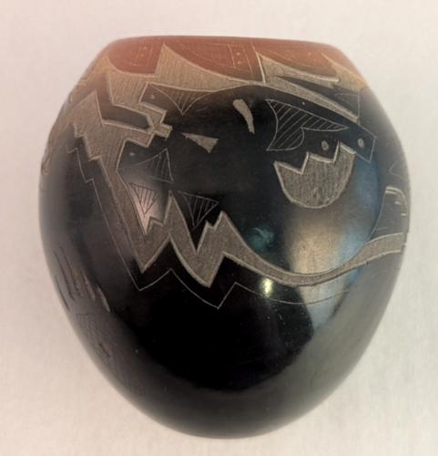 Santa Clara Pueblo Avanyu Pottery Sammy Naranjo 3.25" Signed Mini Vase & COA - Picture 9 of 10