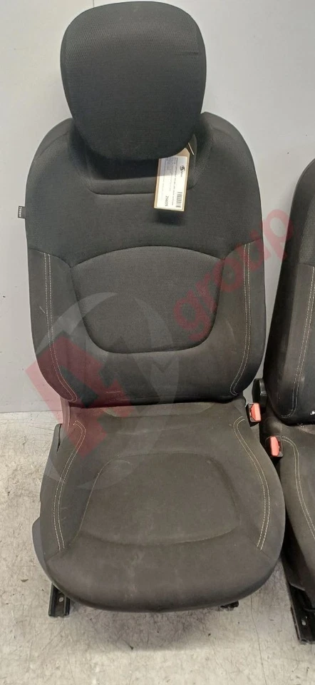 RENAULT CAPTUR PLAY TCE MK1 (X87) FRONT SEATS PAIR 2017-19 PAIR FRONT SEATS - Image 2 of 4