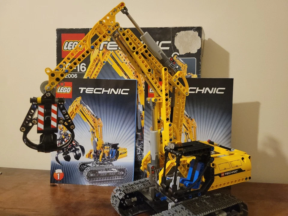 LEGO Technic 42006 Excavator, photo 2 of 5