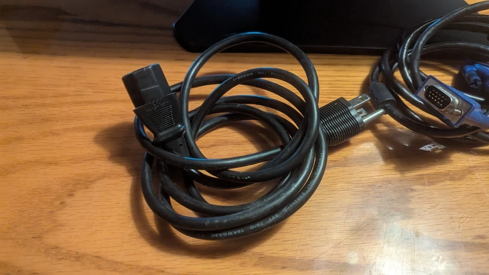 Silver Gateway FPD1530 LCD 15" Monitor - Image 4 of 4