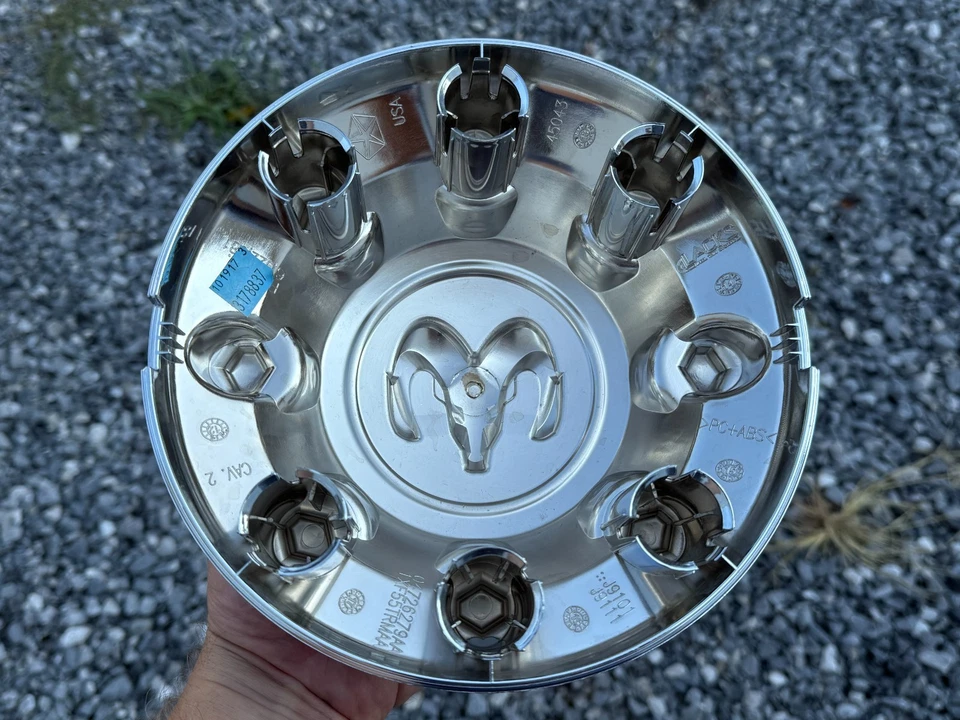 DODGE RAM 2500 3500 SRW OEM WHEEL CENTER CAP CHROME FINISH 2014-2018 04726279AA Foto 4 de 4