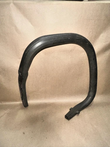 HUSQVARNA USA MANUBRIO MOTOSEGA OEM 544284001 ADATTO 135 140 435 435E 440 440E - Foto 1 di 1