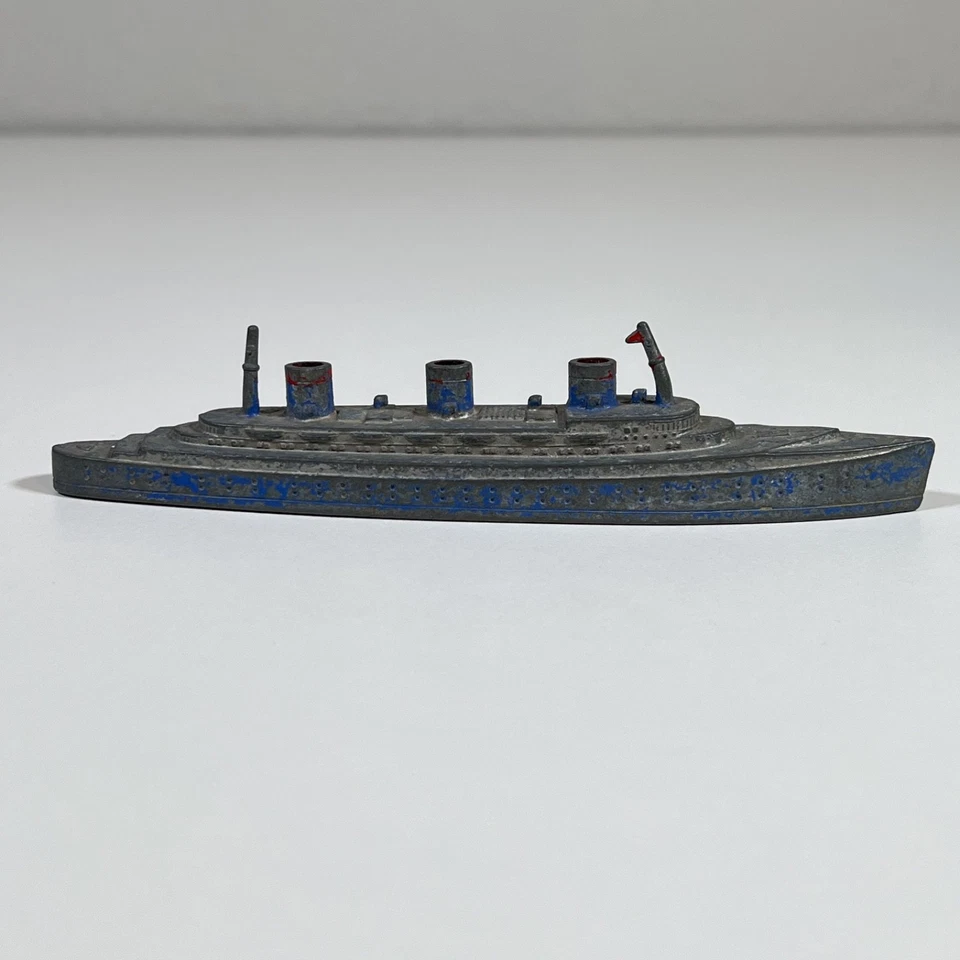 Винтажный литой металлический пассажирский корабль океанский лайнер Tootsietoy 6 дюймов сделано в США - Изображение 4 из 4