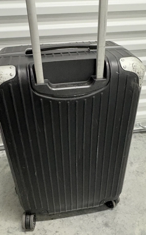 Rimowa Medium Hybrid Black Matte Check In Suitcase Luggage 26” $1300 15.9 Gal - Image 2 of 4
