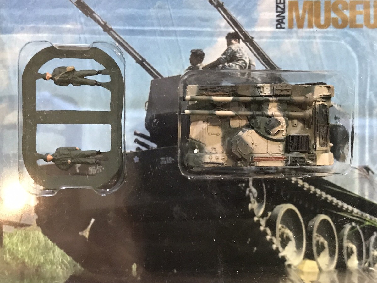 WORLD TANK MUSEUM By Takara 制作 海洋堂 2003年 WORLD TANK