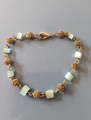 Pale Green Blue Shell & Filigree Silvertone Links Bracelet. Boxed Gift Idea - Picture 12 of 18