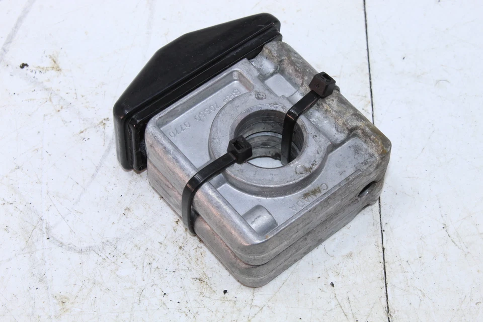 Bloque deslizante trasero Can-am Spyder RS-S SM5 2012 705500770 Foto 2 de 4