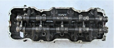 Nissan engine Z24 OHC 2,4cc 8 plugs carburetor cylinder head