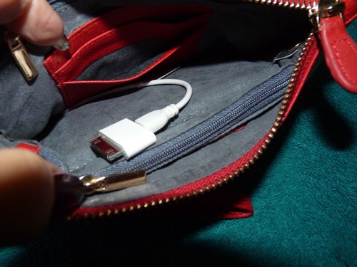LEATHER HANDBAG PURSE PHONE CHARGER - Picture 2 of 4