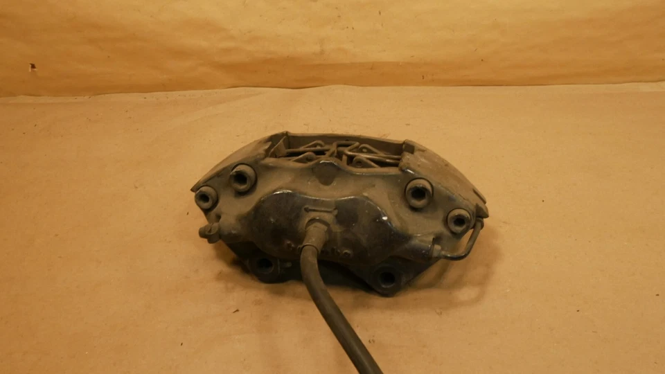 Pinça de freio dianteira Ferrari 355 destro PN 169825 - Imagem 3 de 4