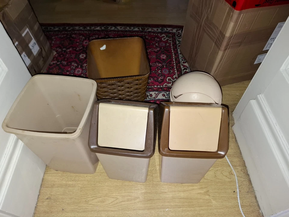 5 Mülleimer Papierkörbe 3 mit Deckel braun beige und weiß 9cm - Bild 2 von 4