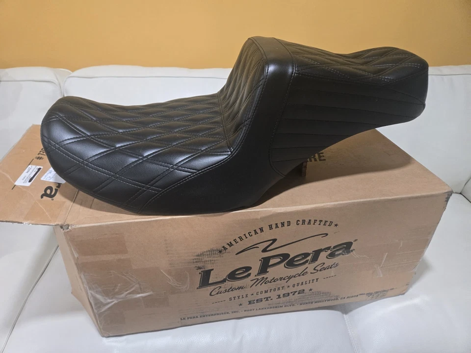 Asiento Le Pera para Harley FLHX/FLTR Foto 2 de 4
