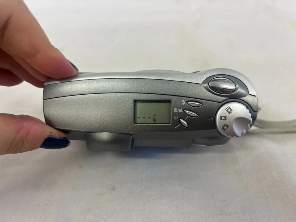 Kodak EasyShare DX4900 Silver w/Case and Original Box Tested Charity - Image 4 of 4