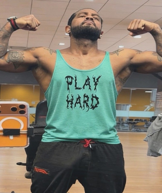 Play hardMen's tank top