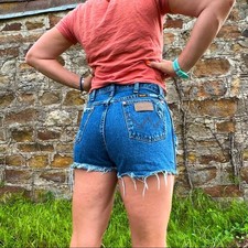 Vintage Wrangler cutoff Jean shorts fray hem distressed festival boho