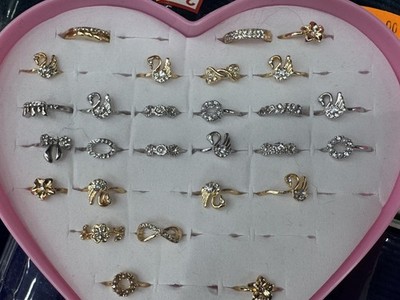 Kinder Mädchen Ring vergoldet Emaille geschnitzt Blumen Schmetterling exquisiter Schmuck 