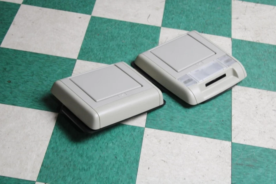 07-14 Yukon XL Grey Roof Pair 2nd 3rd Row Entertainment System Display Screen OE - Изображение 2 из 4