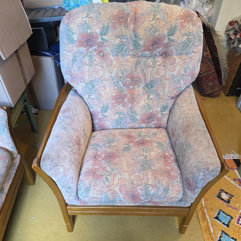 Vintage 3 Piece Suite, 3-Seater & 2 Arm-chairs. Solid Beech Frame, Excellent. - Image 4 of 4