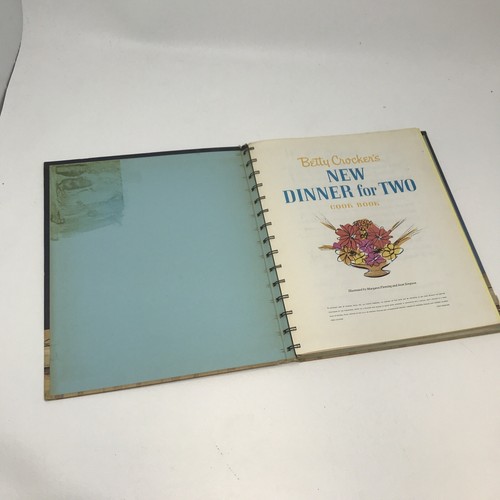 Vintage Betty Crocker's Dinner for 2 Two Cookbook 1958 First Edition - Picture 2 of 12