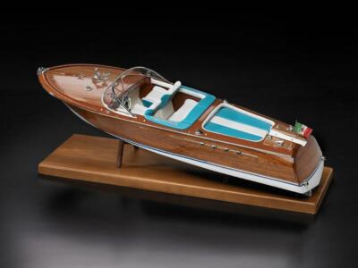 Amati - Runabout tipo Acquarama kit 1:10 + motorising kit