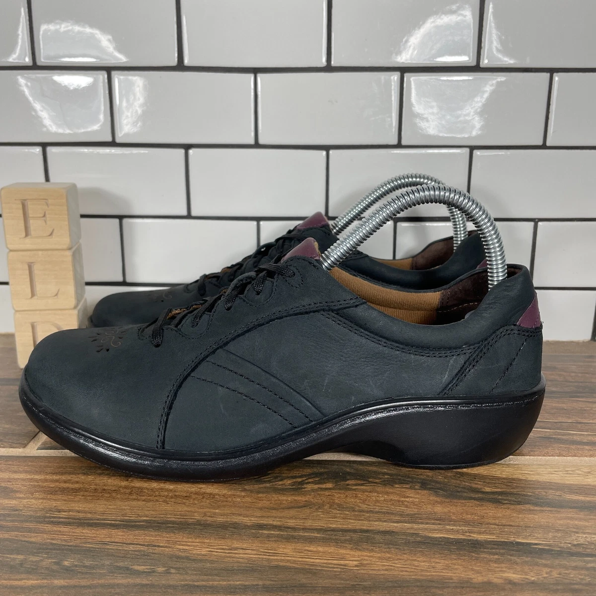 Shoes new balance clearance aravon