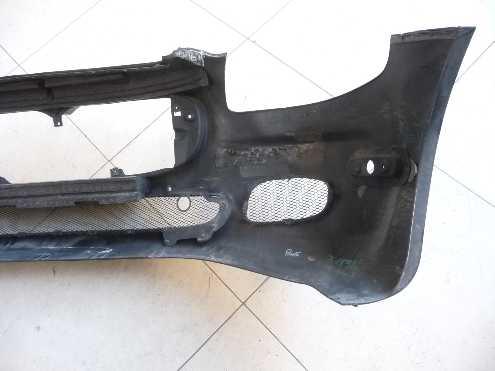 03-07 Maserati Quattroporte Front Bumper Cover & Grills NON PDS 980139379 OEM