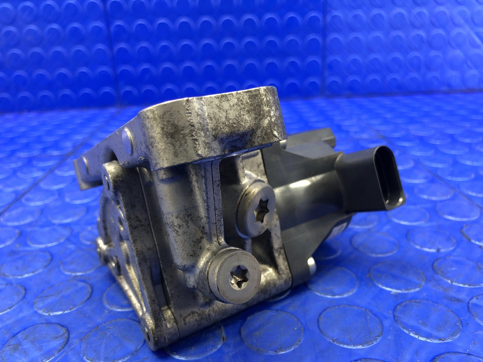 2014-2019 BMW I8 OEM 1.5L AUTOMATIC TRANSMISSION GEARBOX FLUID PUMP 8606065