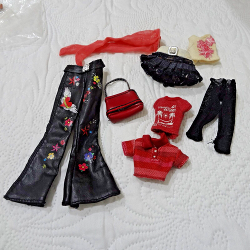 BRATZ LOTTO "D" ABITI MISTI