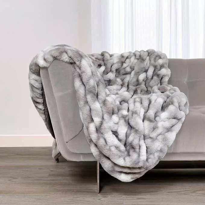 Mon chateau deals faux fur throw