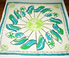  NEW YORK WORLD’S FAIR 1964-65 RAYON SCARF JAPAN  UNI SPHERE, GREEN FLAGS
