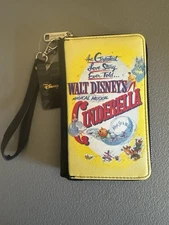 Buckle Down Disney Cinderella Zip Around Wristlet Wallet
