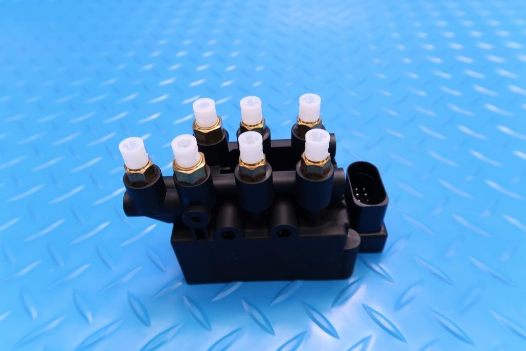 Rolls-Royce Cullinan 2018-2025 Air suspension valve block