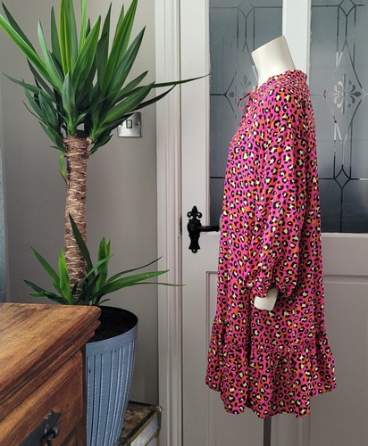 BNWT Evans Curve Bright Pink Leopard Print Blouse Tunic Top Size 26/28 - Picture 3 of 7