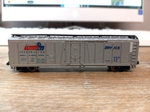 AHM , N SCALE. 50' REEFER CAR. THERMICE. W/METAL WHEELS. FREE SHIPPING