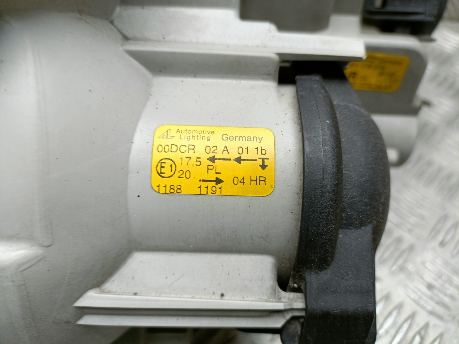 Headlight Xenon Right MERCEDES R230 SL A2308207461 RHD for sale  