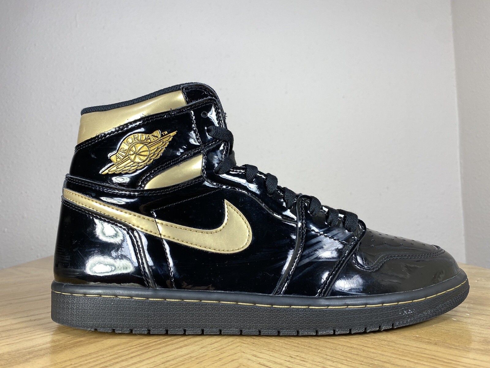 all black jordan 1 og