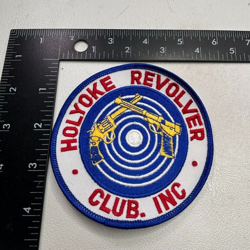 Gun HOLYOKE REVOLVER CLUB INC. Patch (Hunting Or Gun Related) MASSACHUSETTS 47TY