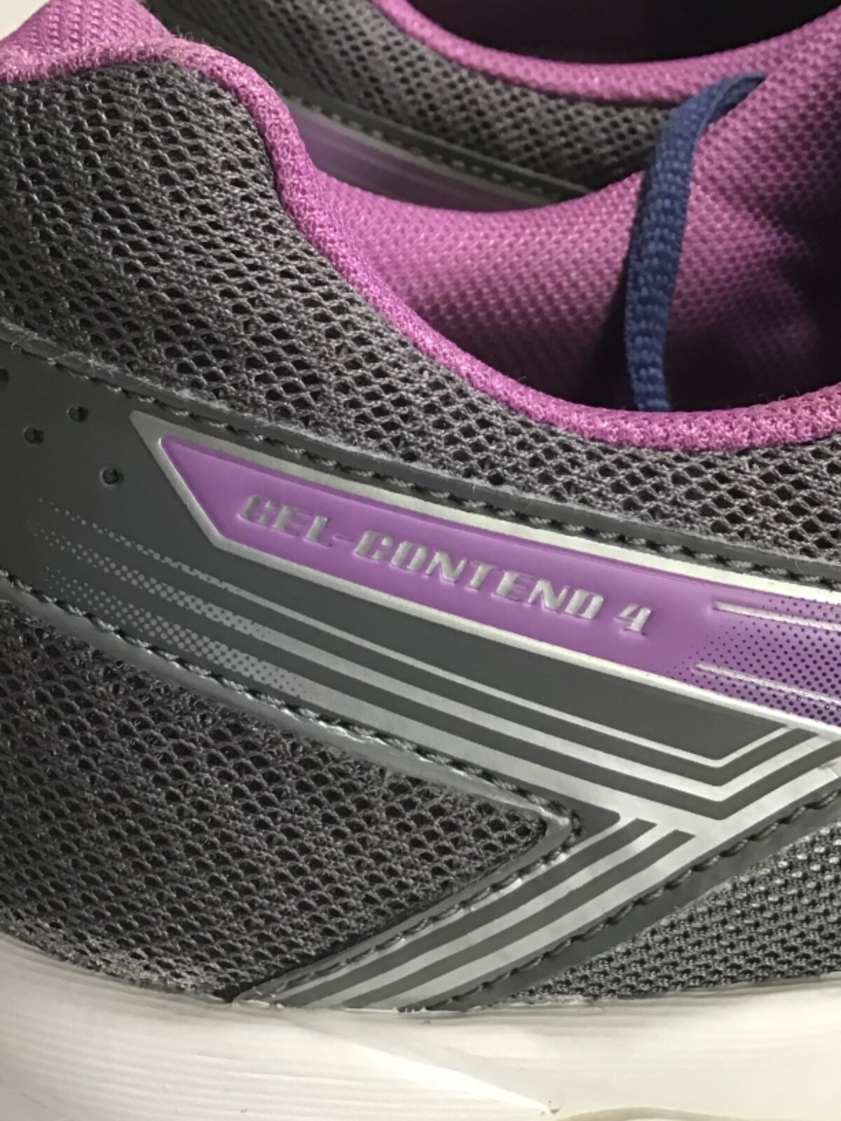 ASICIS Gel-Contend 4 Women’s Size 10 Gray/ Pink Running Shoes Athletic Training  thumbnail 3