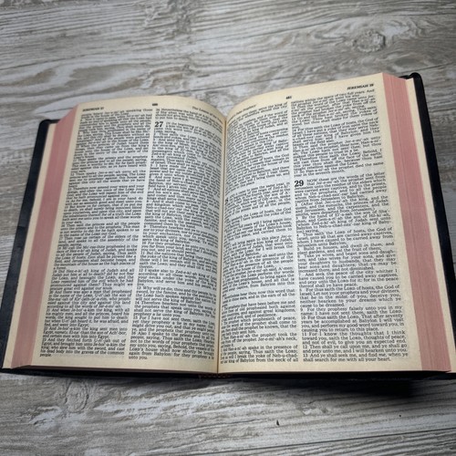 Holy Bible Bounded Black Leather KJV Words Of Christ In Red Nelson 162B 1984 - Bild 15 von 17