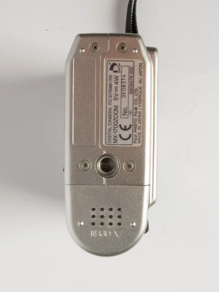 [UNTESTED] Fujifilm MX-1700 Zoom 1.5MP Compact Digital Camera 3x Optical Zoom, photo 4 of 4