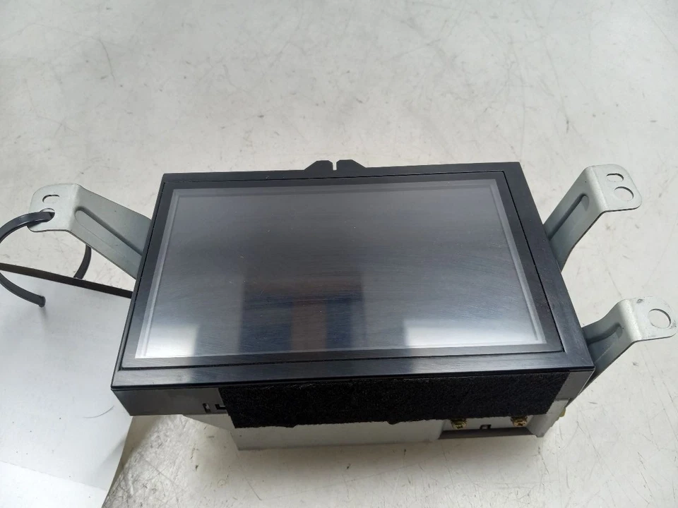 99-03 LEXUS RX300 3.0L AWD AT RADIO / STEREO INFOTAINMENT DISPLAY SCREEN - Image 4 of 4