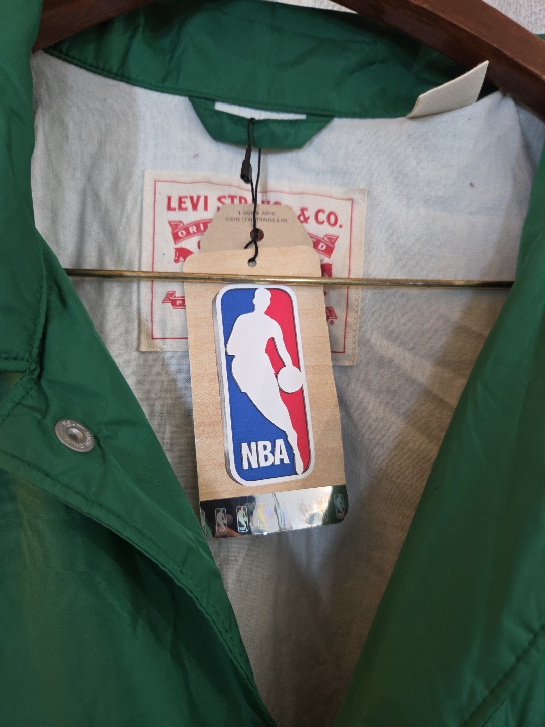 New Men's Levi's Boston Celtics NBA Club Coat Lightweight Jacket Green Size L thumbnail 4