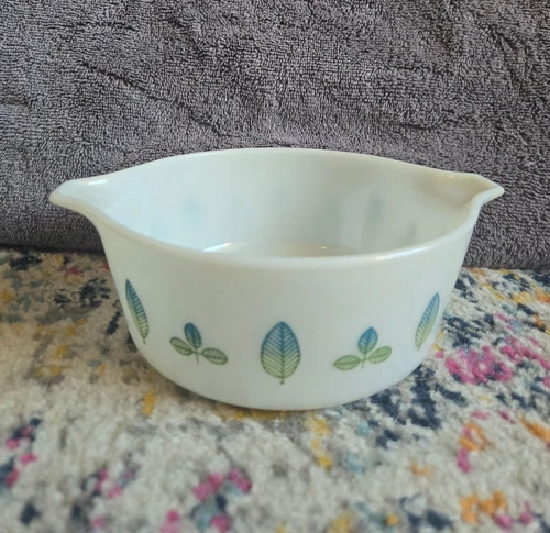 Pyrex Green Leaf Cinderella Baking Dish 1.5 Qt #472