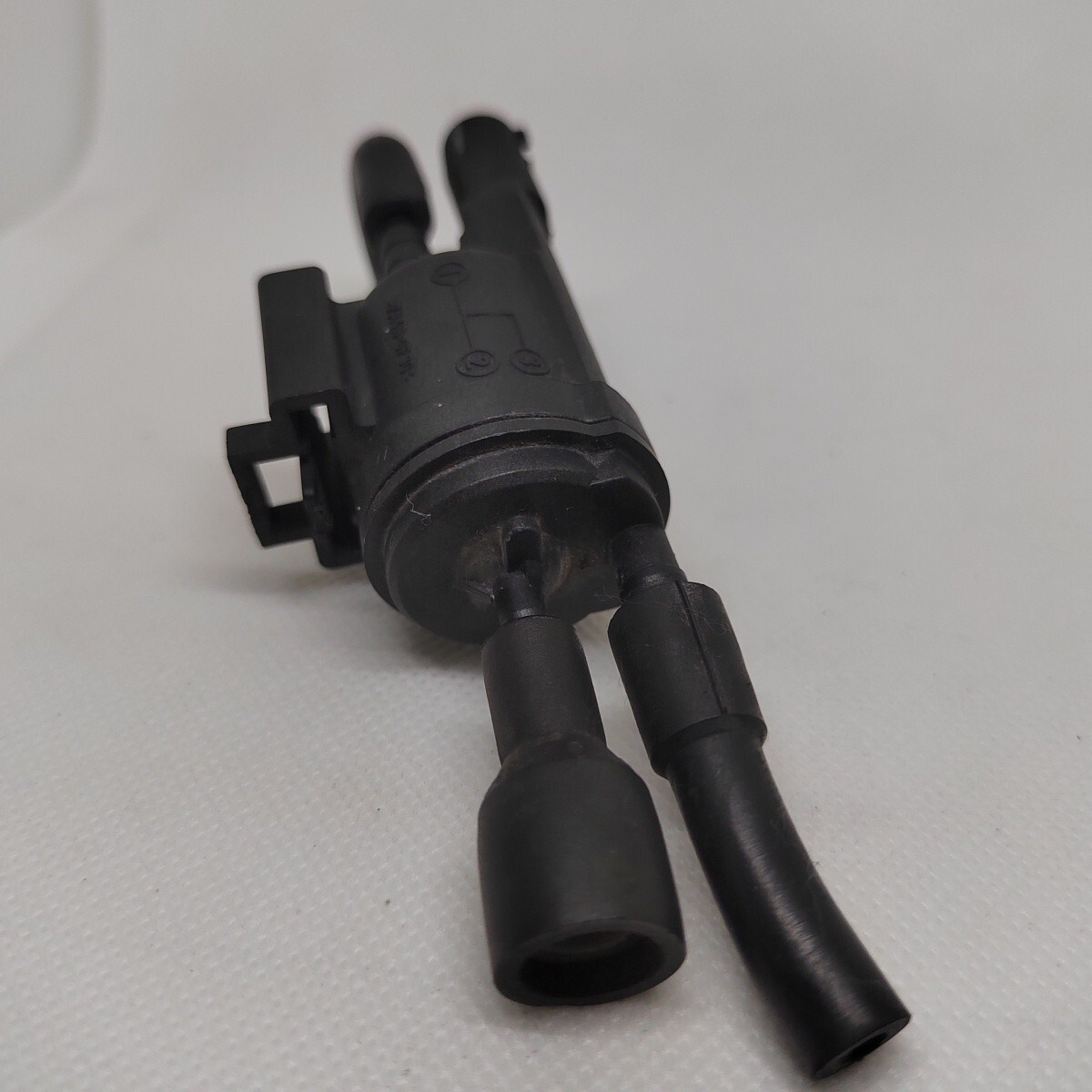 O.E.M. Air Injection System ChangeOver Valve Realoem 0025401497