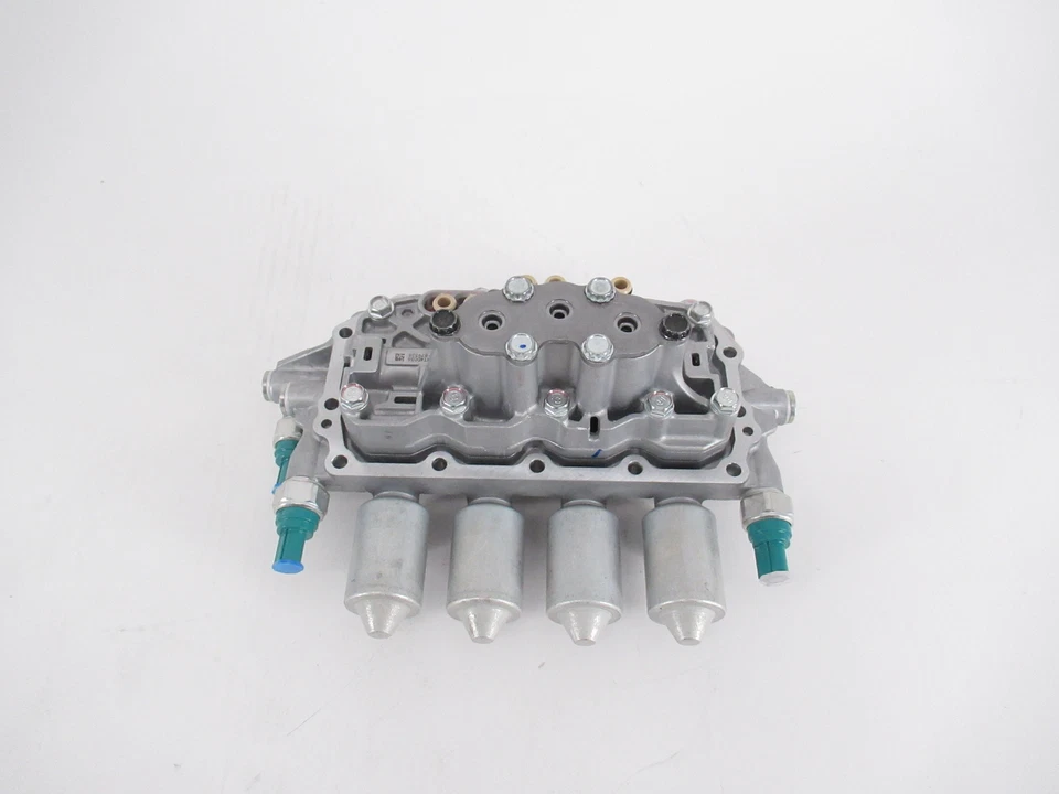 Conjunto de carrocería de válvula secundaria genuino OEM Honda 27700-5B7-010 Foto 3 de 4