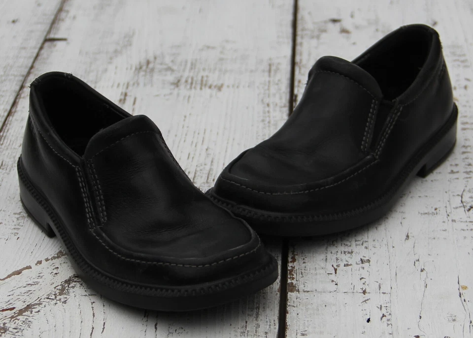 Zapatos de vestir ECCO de cuero negro sin cordones para niños talla 11 Foto 3 de 4