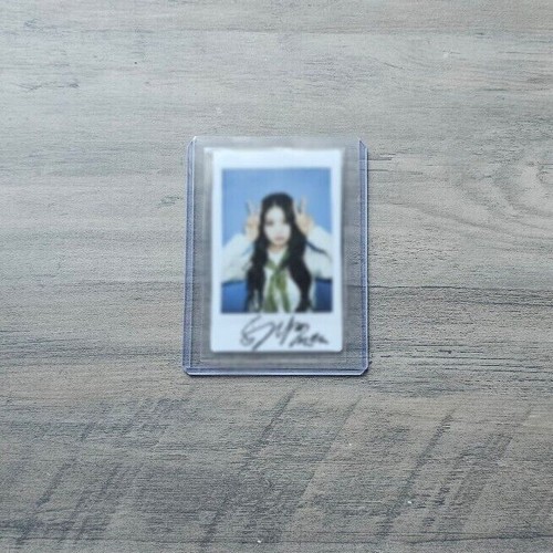 NMIXX Sullyoon Signed Polaroid and Photocards | Makestar - Picture 2 of 5